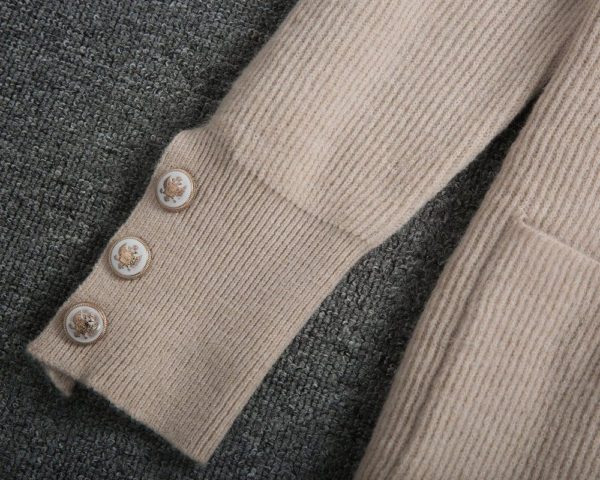 Classic Beige Long-Sleeve Pocket Cardigan